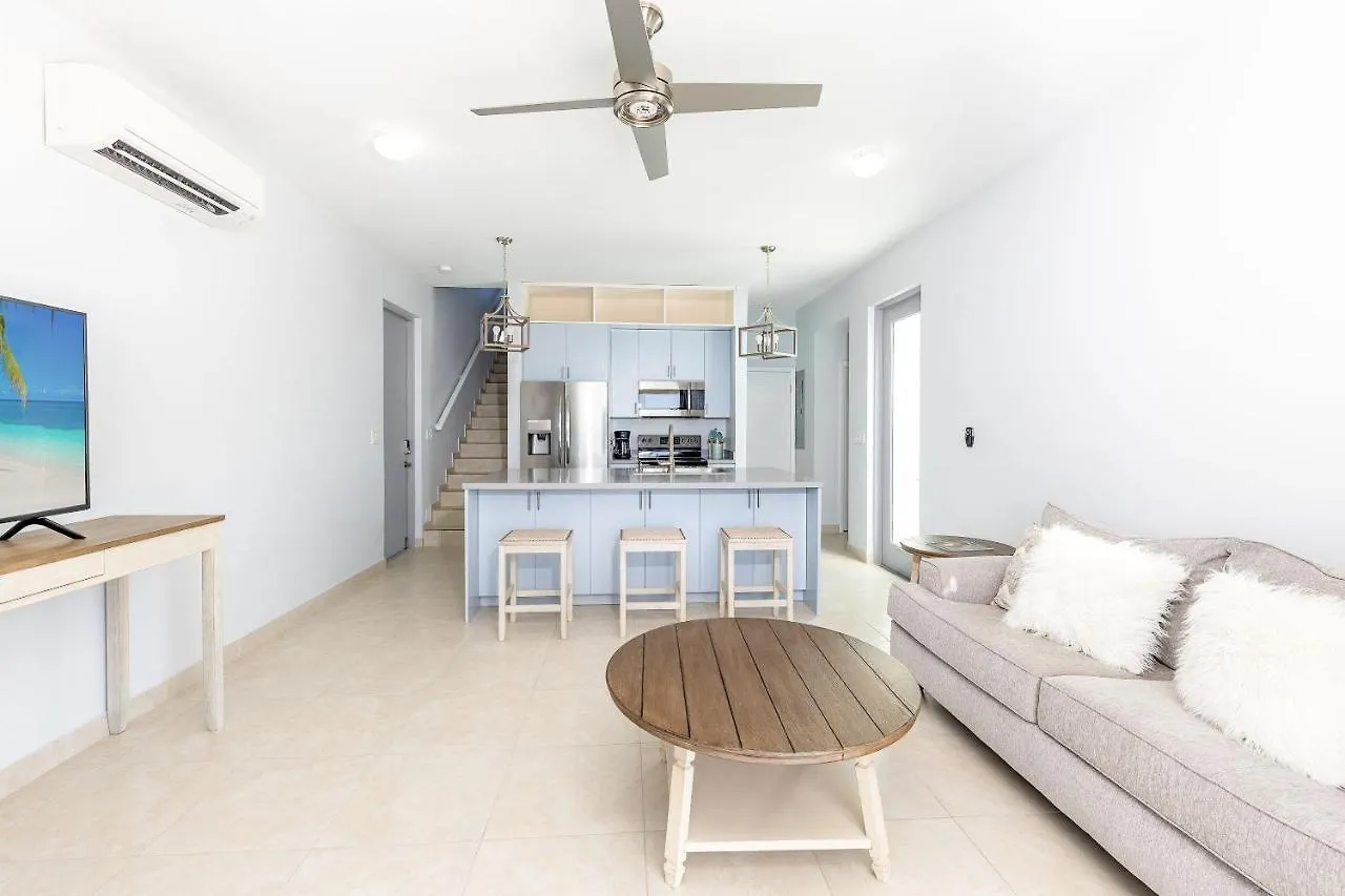 New Tropical Waterfront Cooper Jack Bay Villas Five Cays Settlement Turks en Caicos Eilanden